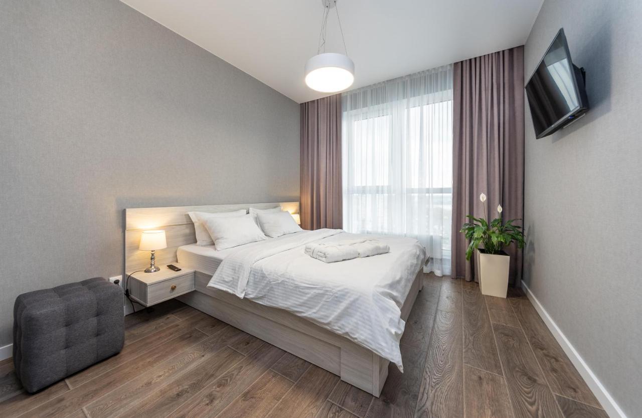 Квартира В Жк Лебединый, Ревуцкого 40 В, Метро Харьковская Позняки Kyjev Exteriér fotografie